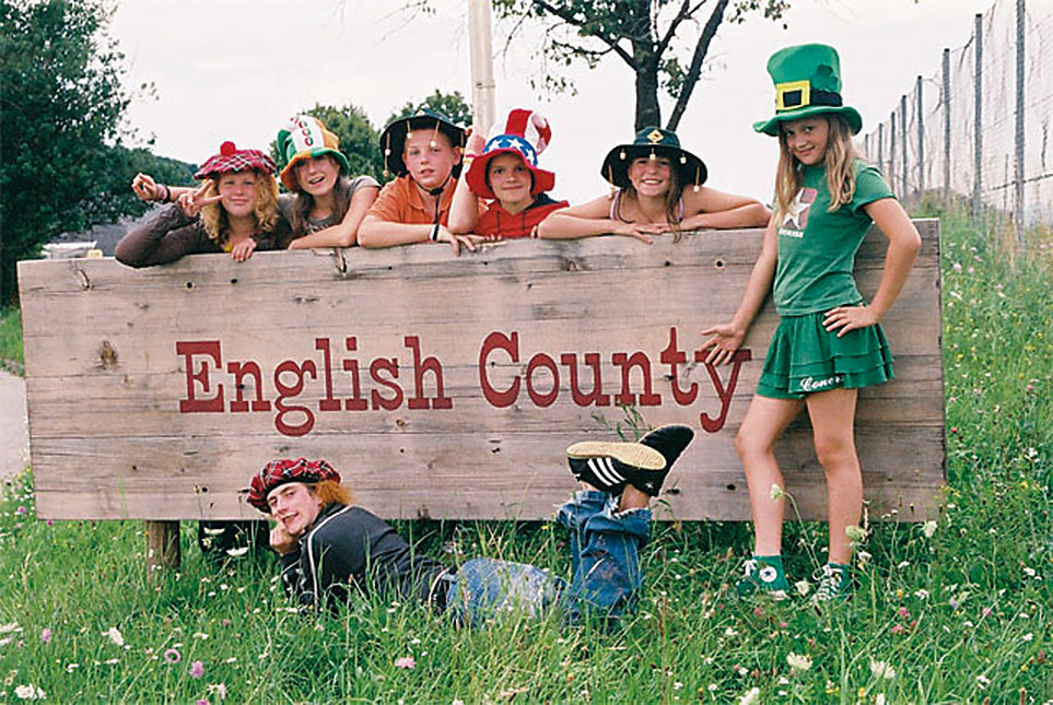 Tafel English County mit Kindern